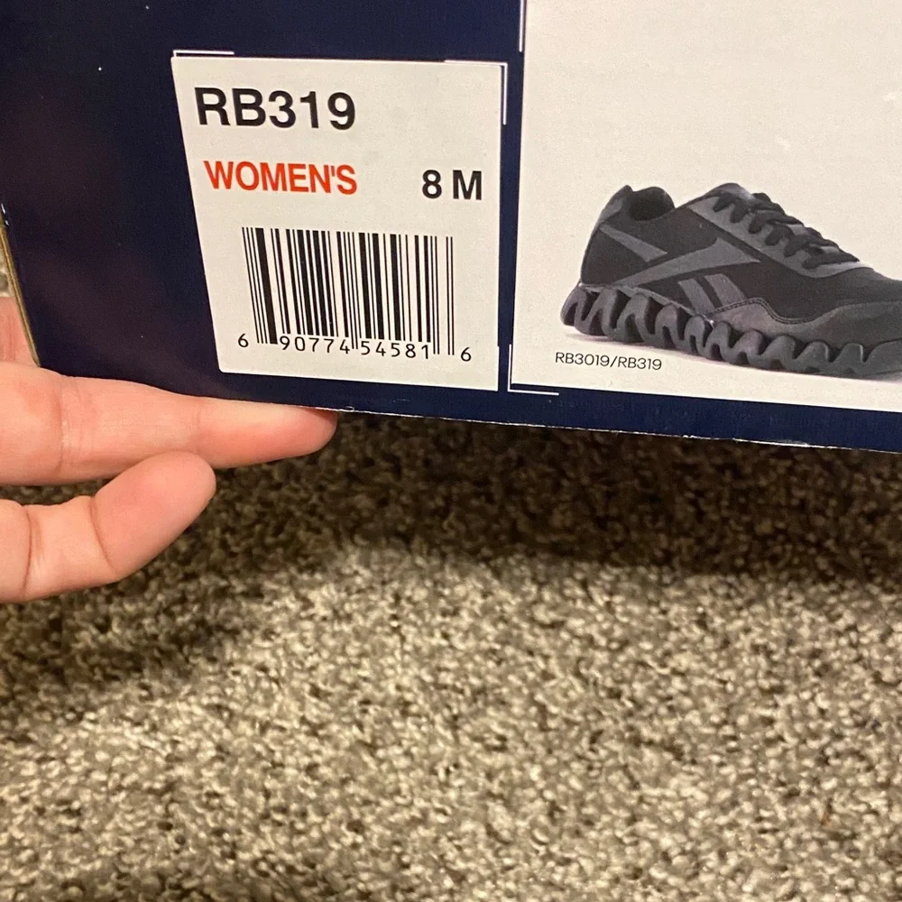 Excellent Condition Reebok Black Zig Pulse Work Women’s  Sneakers 8